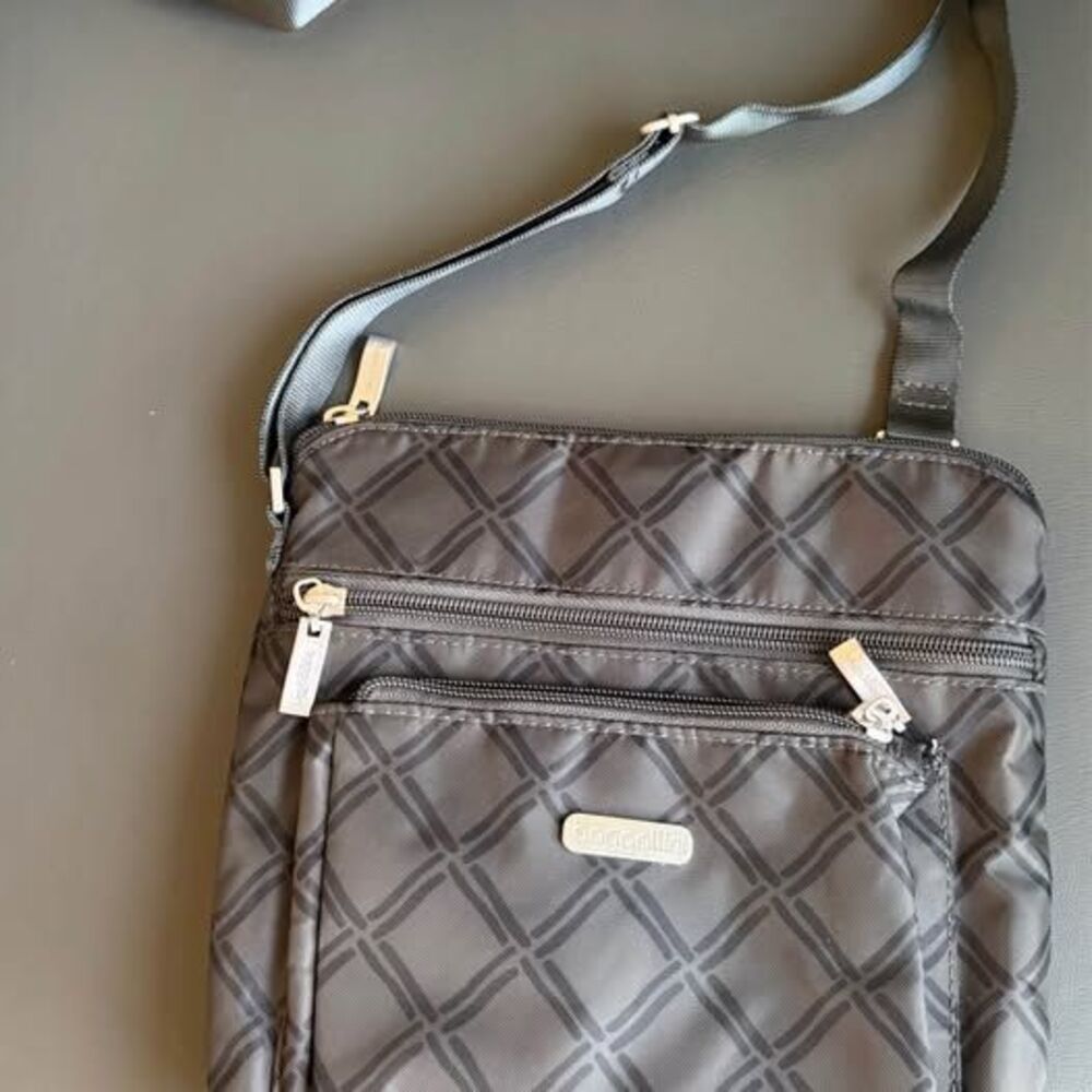Baggallini Pocket Crossbody in Diamond Charcoal Link with RFID Matching Wallet